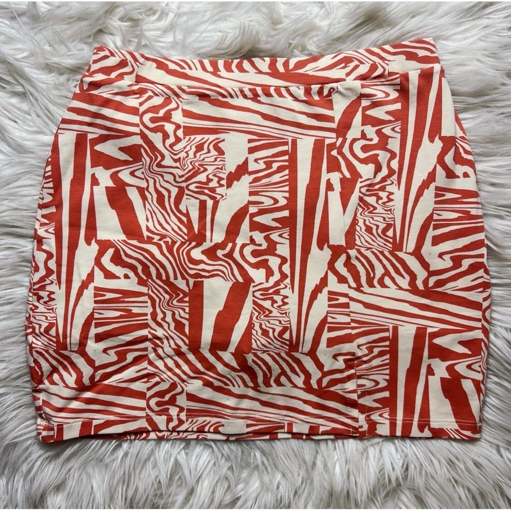 NWOT ASOS DESIGN Tennis Skort in Abstract Animal
Print